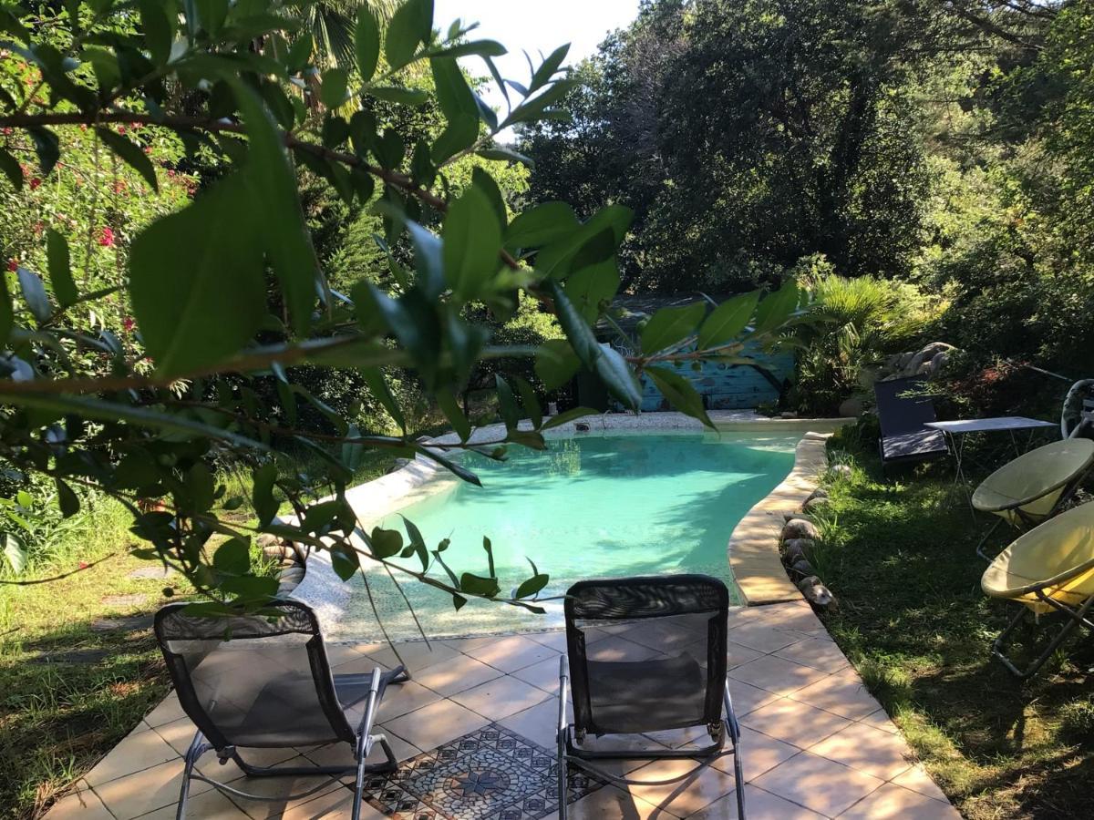 Roulotte Fenouillet Hotel Hyeres Bagian luar foto